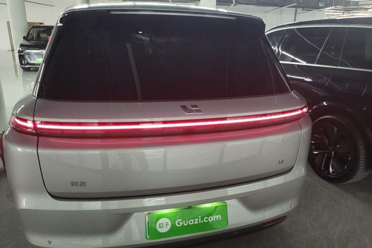 Li Auto L8 2023 — 5