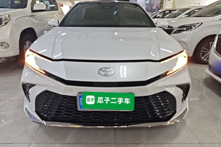 Toyota Camry 2024 — 2