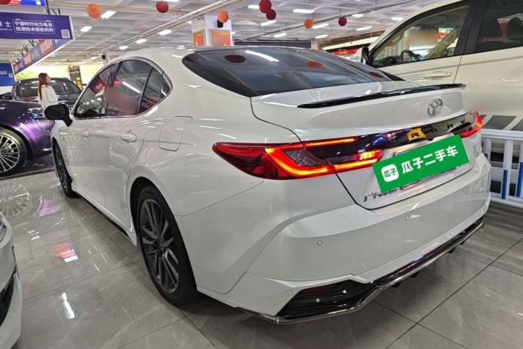 Toyota Camry 2024 — 4