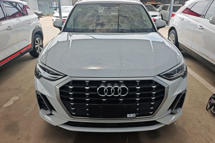 Audi Q3 2021 — 2