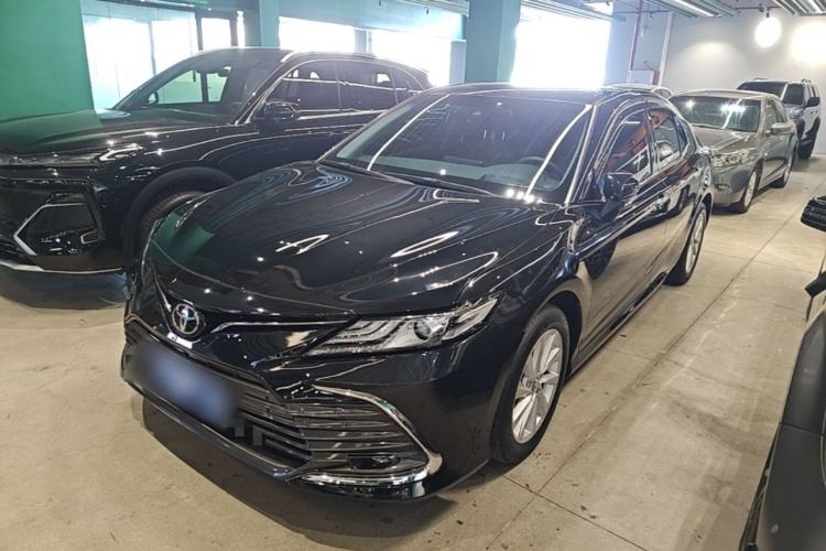 Toyota Camry 2021 — фото 1