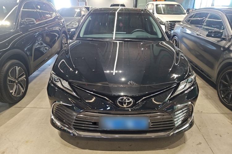 Toyota Camry 2021 — фото 2