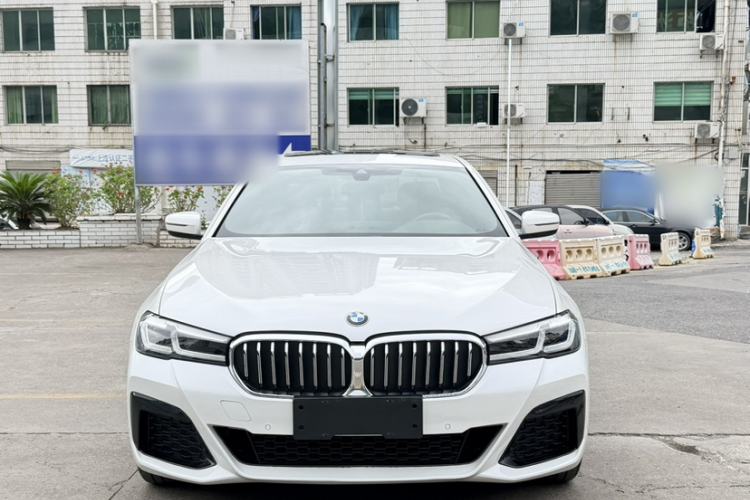 BMW 525Li 2022 — фото 2