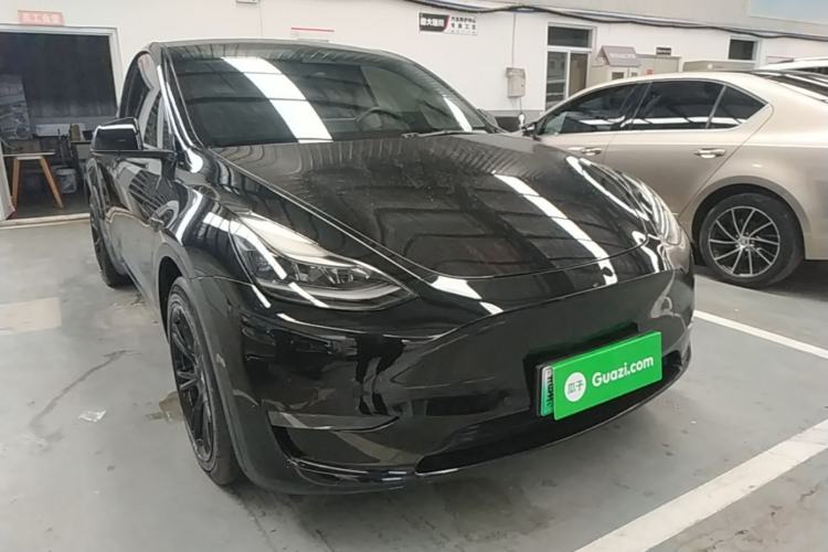 Tesla Model Y 2021 — 3