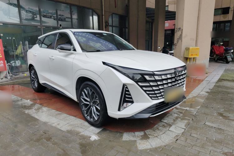 ChangAn UNI-Z 2024 — 3