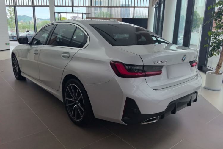 BMW 320Li 2024 — 4