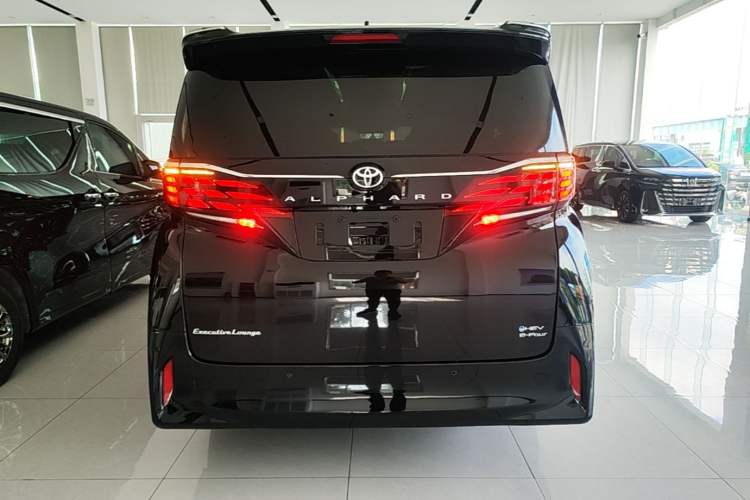 Toyota alphard 2024 — фото 5