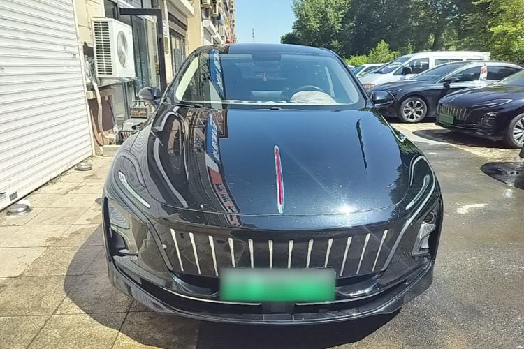 Hongqi E-QM5 2022 — 2