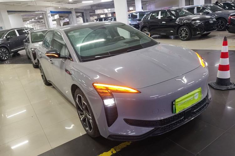 Hongqi EH7 2024 — 3