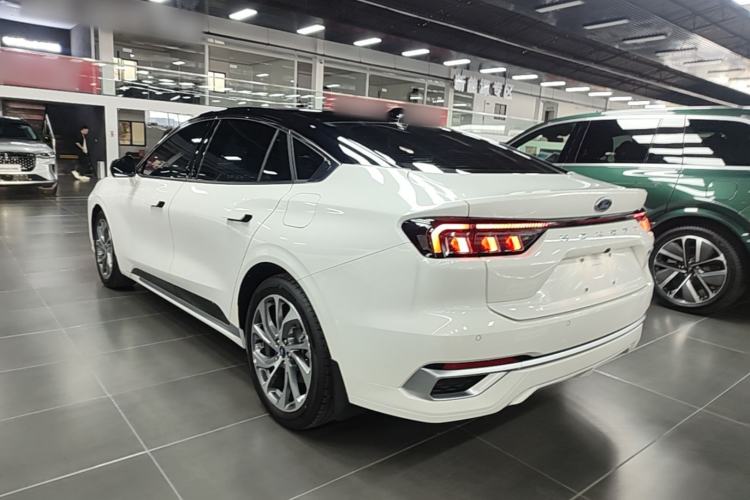 Ford Mondeo 2025 — 4
