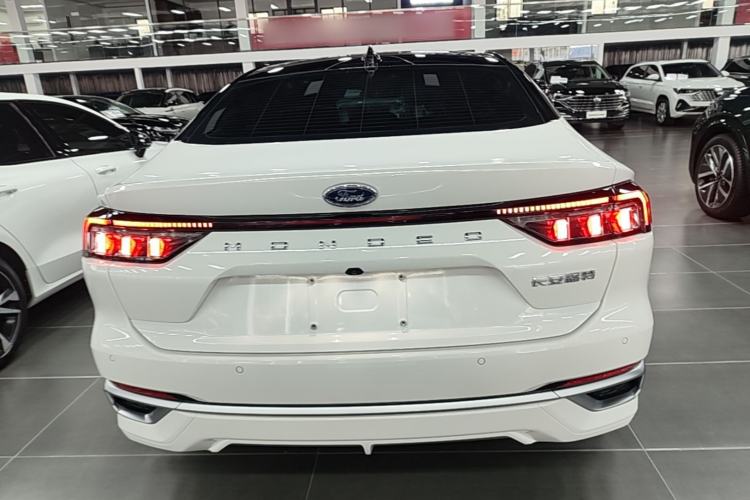 Ford Mondeo 2025 — 5