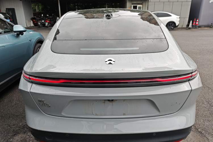 NIO ET5 2022 — 5