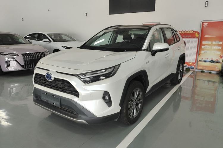 Toyota RAV4 2023 — фото 1