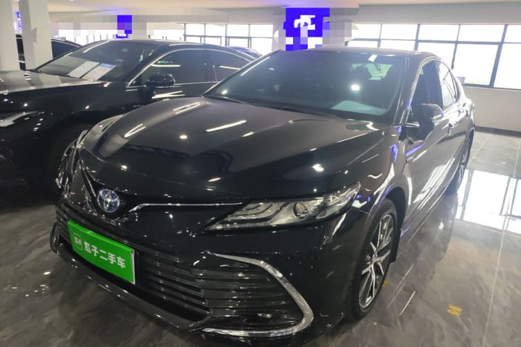 Toyota Camry 2021 — фото 1