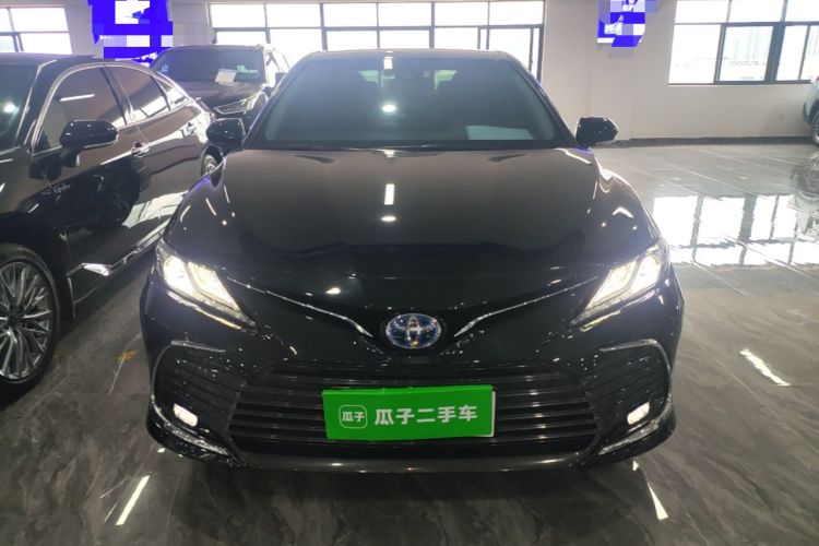 Toyota Camry 2021 — фото 2