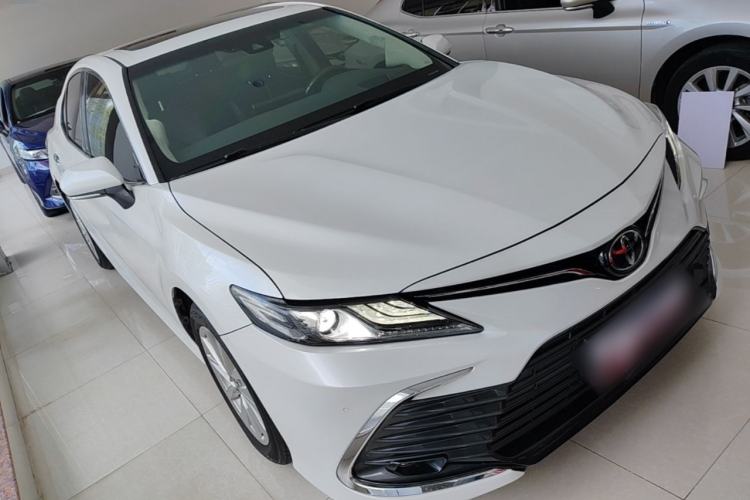 Toyota Camry 2021 — фото 3