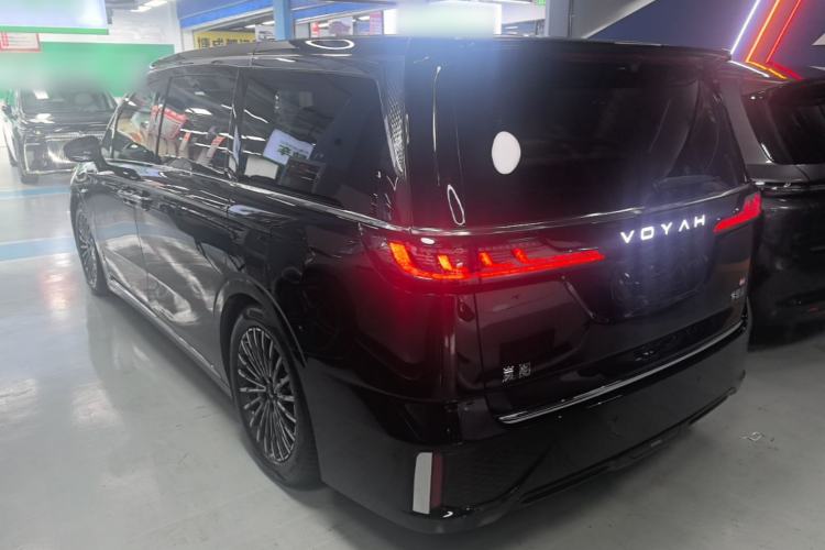 Voyah Dream 2026 — 4