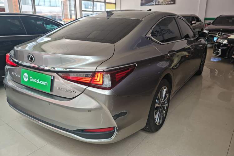 Lexus ES 200 2024 — 4