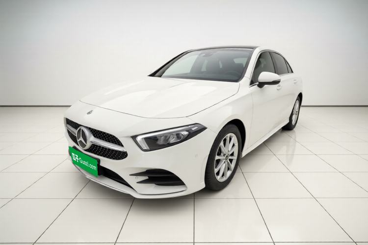 Mercedes-Benz A 200 L 2020 — фото 1