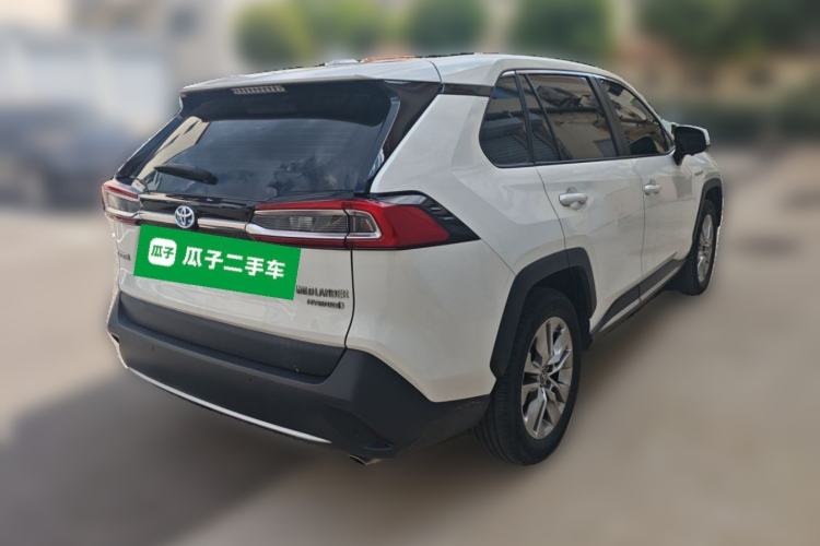 Toyota RAV4 2020 — фото 4