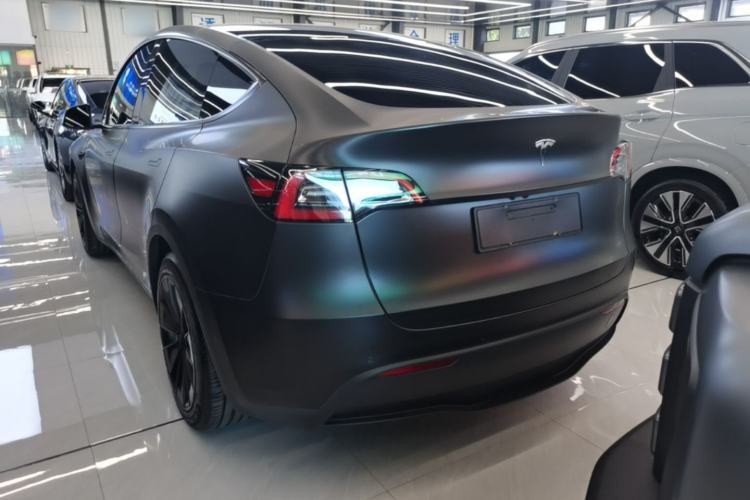 Tesla Model Y 2022 — 5