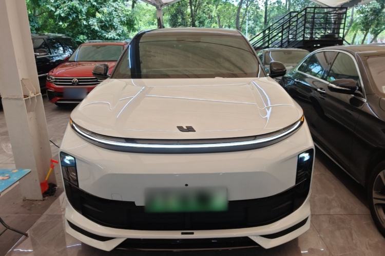Li Auto L6 2024 — 2