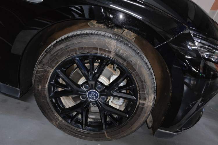 BYD Han 2025 — 5