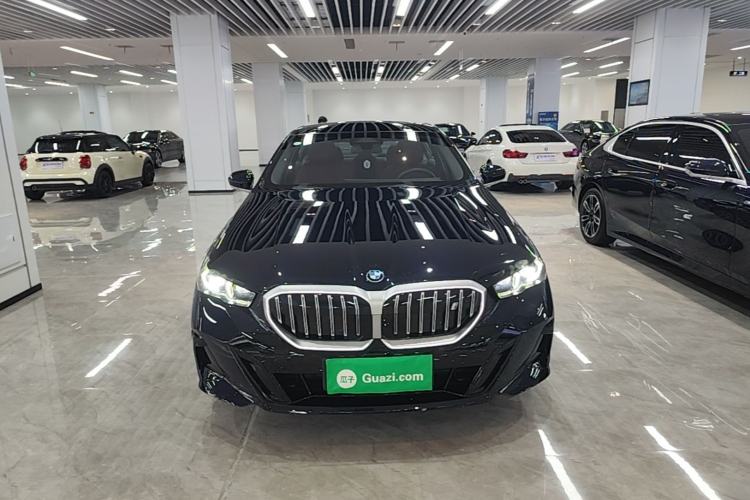 BMW i5 2025 — фото 2