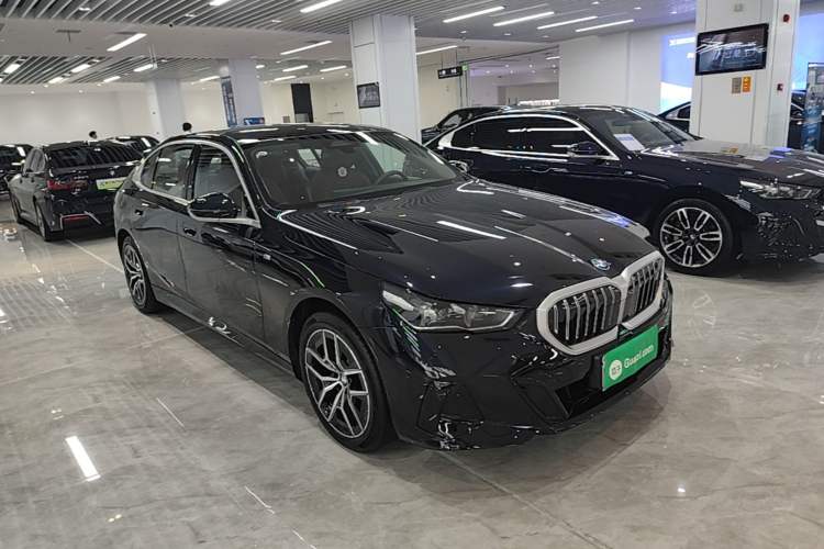 BMW i5 2025 — фото 3