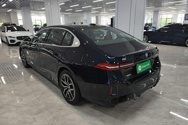 BMW i5 2025 — фото 4