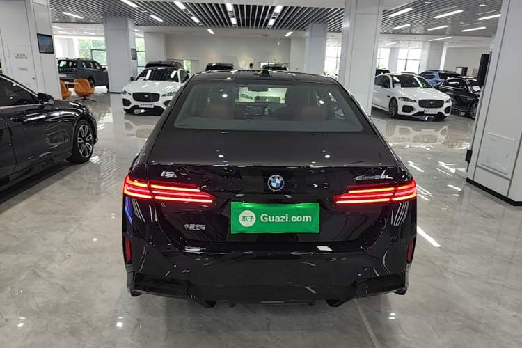 BMW i5 2025 — фото 5