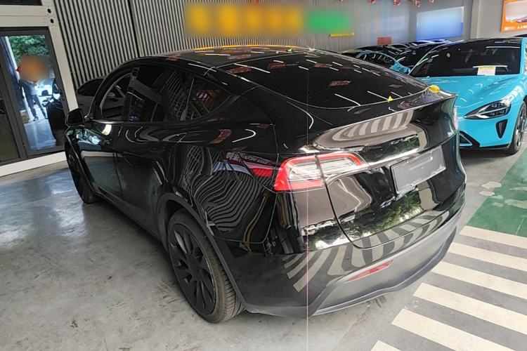 Tesla Model Y 2022 — 4