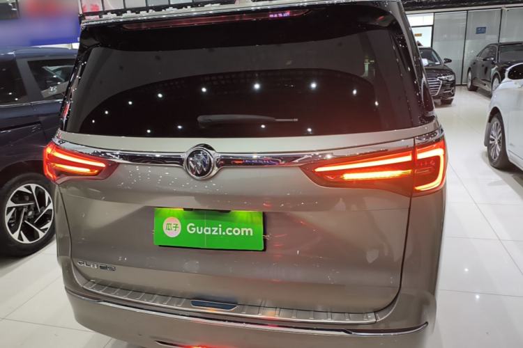 Buick GL8 2023 — 5