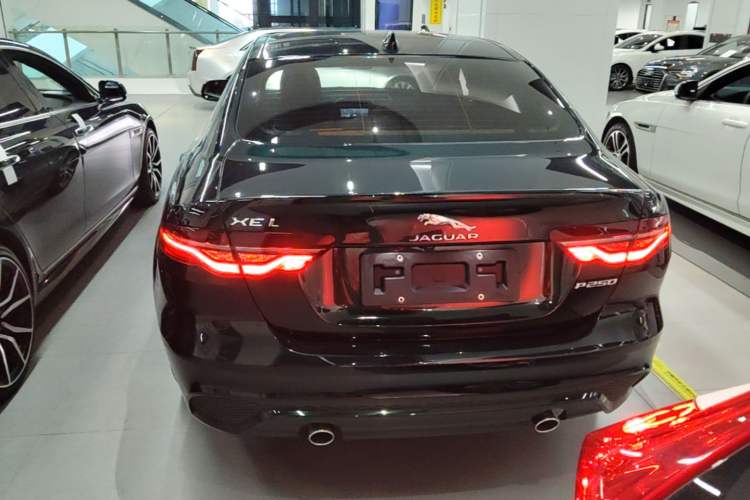 Jaguar XEL 2023 — 5