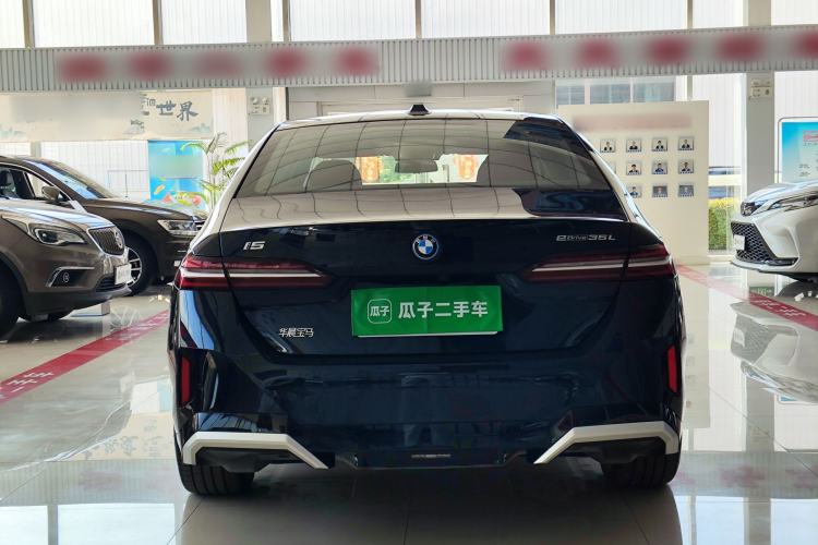 BMW i5 2025 — 5