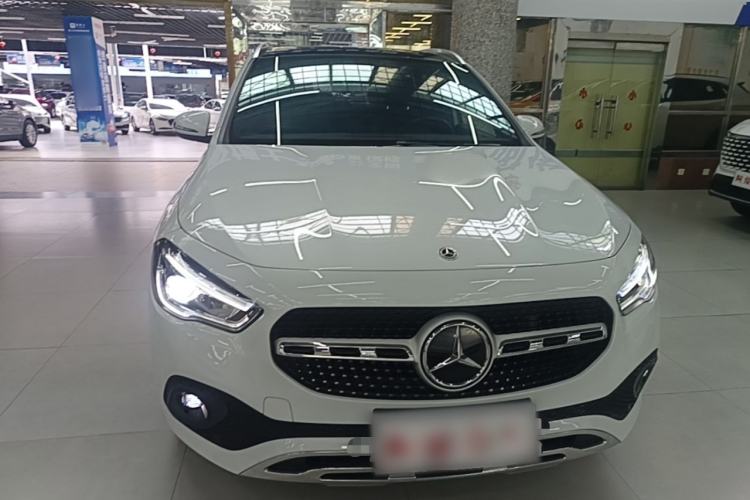 Mercedes-Benz GLA 200 2020 — 2