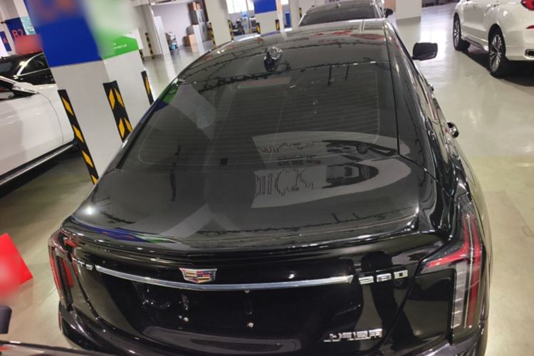 Cadillac CT5 2023 — 5