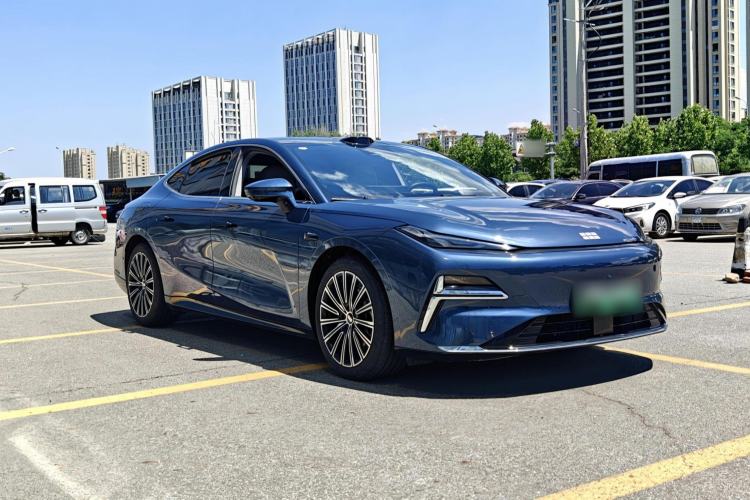 Geely Galaxy 8 2025 — 3