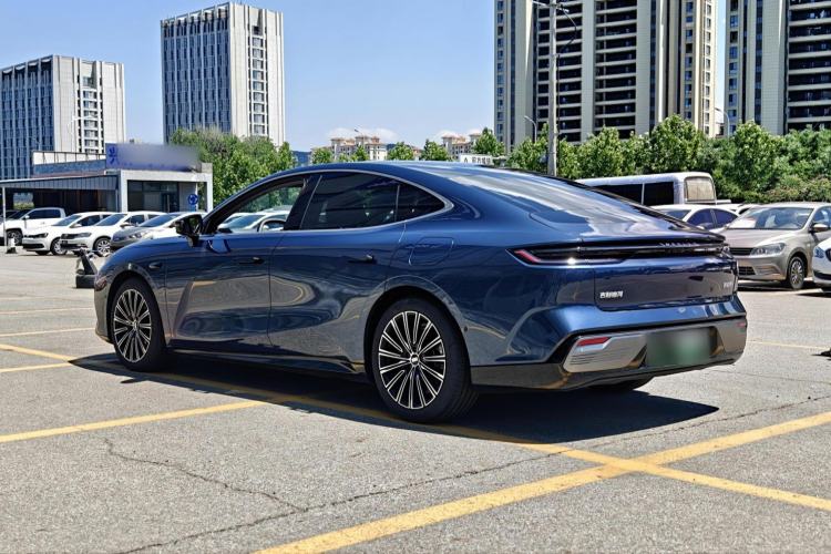 Geely Galaxy 8 2025 — 4