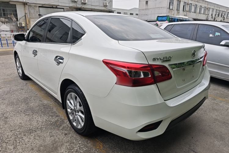 Nissan Sentra 2022 — 4