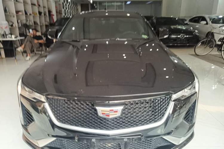 Cadillac CT4 2021 — 2