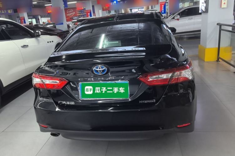Toyota Camry 2021 — 5