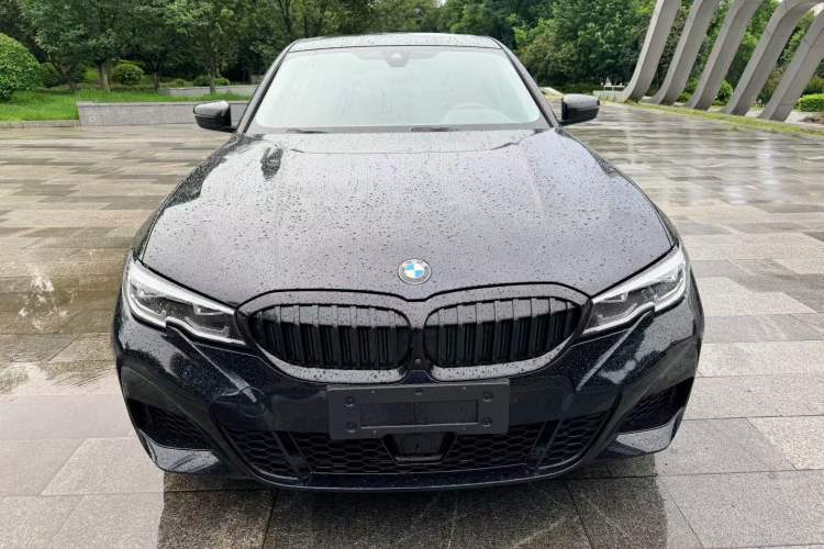 BMW 330Li 2022 — 2