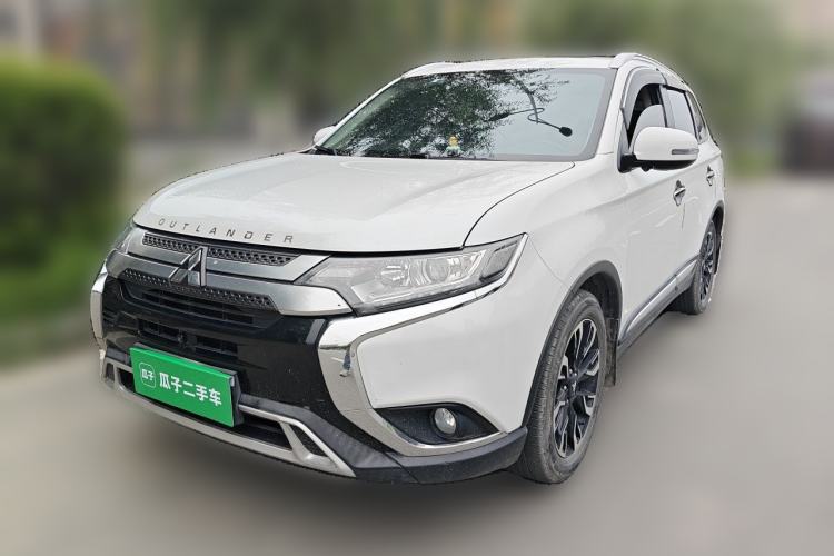 Mitsubishi outlander 2020 — фото 1