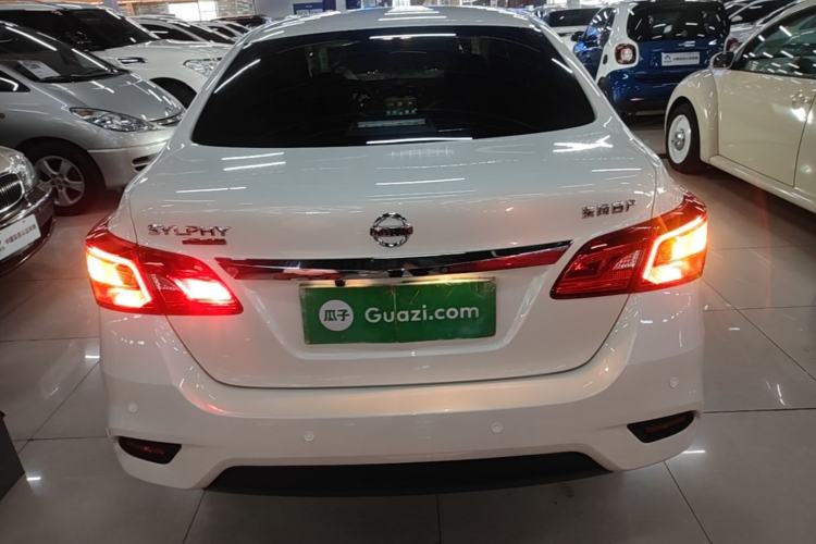 Nissan Sentra 2024 — 5