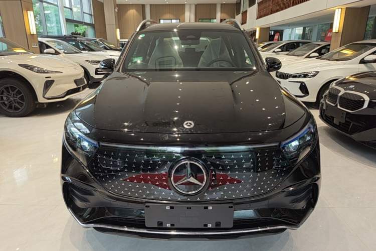 Mercedes-Benz EQB 260 2025 — 2
