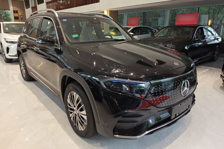 Mercedes-Benz EQB 260 2025 — 3