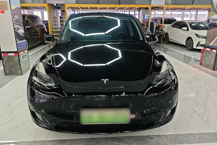 Tesla Model Y 2022 — 2