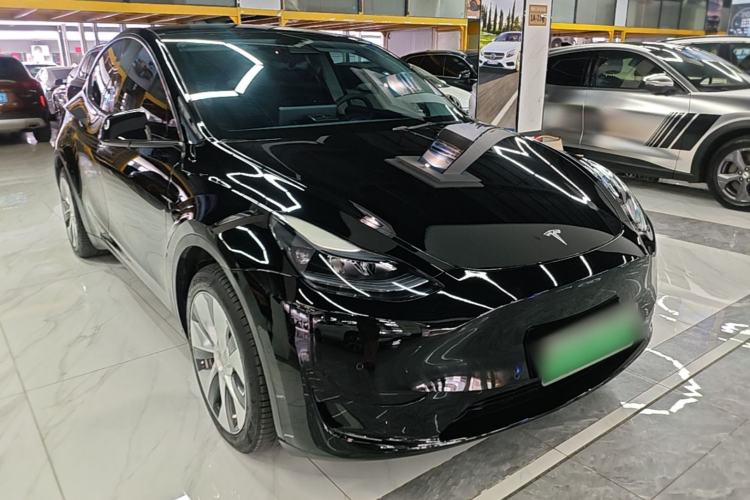 Tesla Model Y 2022 — 3