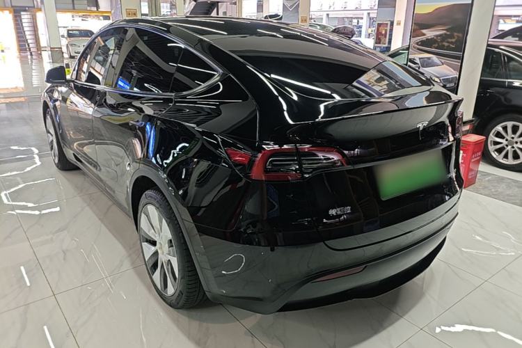 Tesla Model Y 2022 — 4
